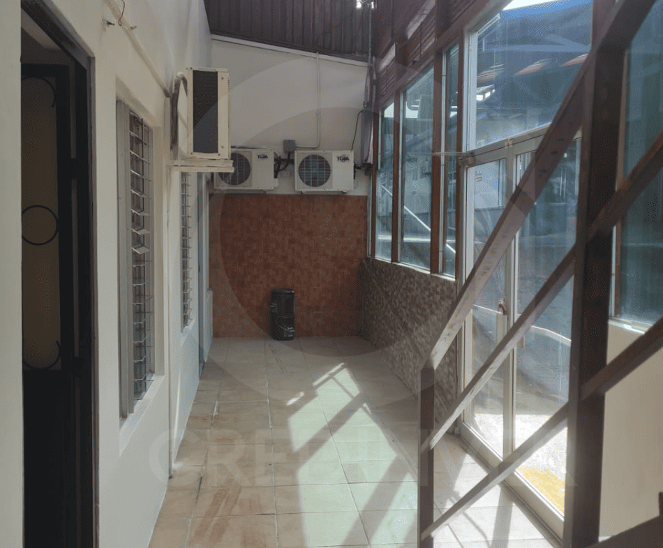 Acceso interior, edificio en venta en San Carlos